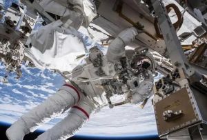 探索太空 探索太空