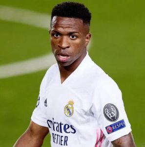 布卡約·薩卡 布卡約·薩卡