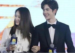 張藝興喜歡了她5年，王一博與她對視1秒就紅了臉