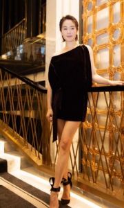 左小青的身材有多撩人 左小青的身材有多撩人